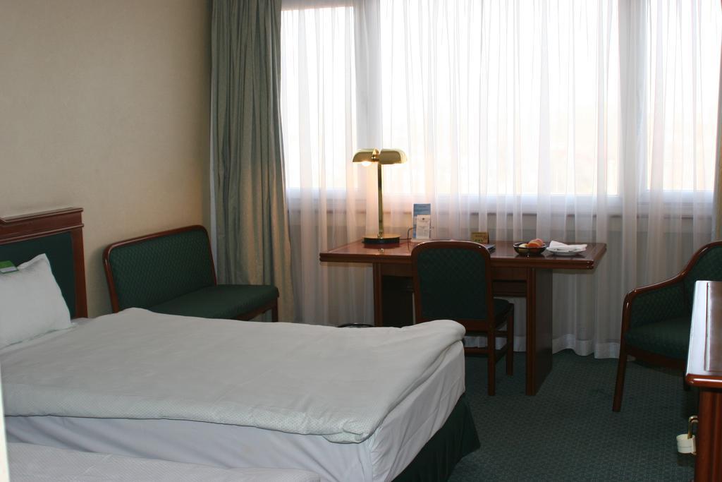 Отель Citic Beijing Airport 4*